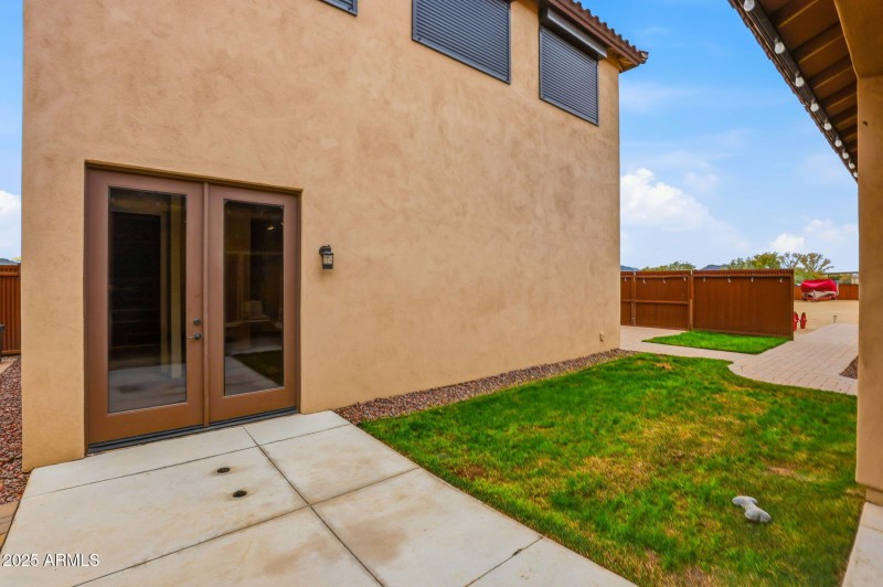 64-web-or-mls-38822 N 21st Ave-62