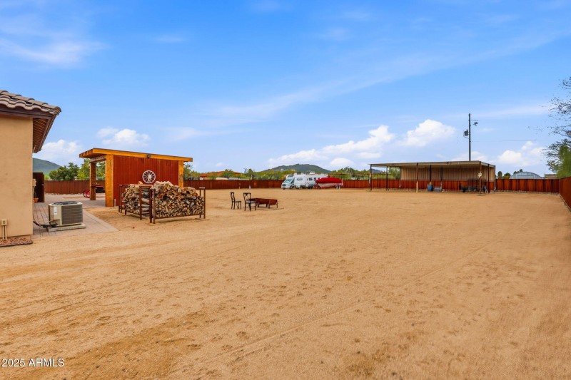 70-web-or-mls-38822 N 21st Ave-68