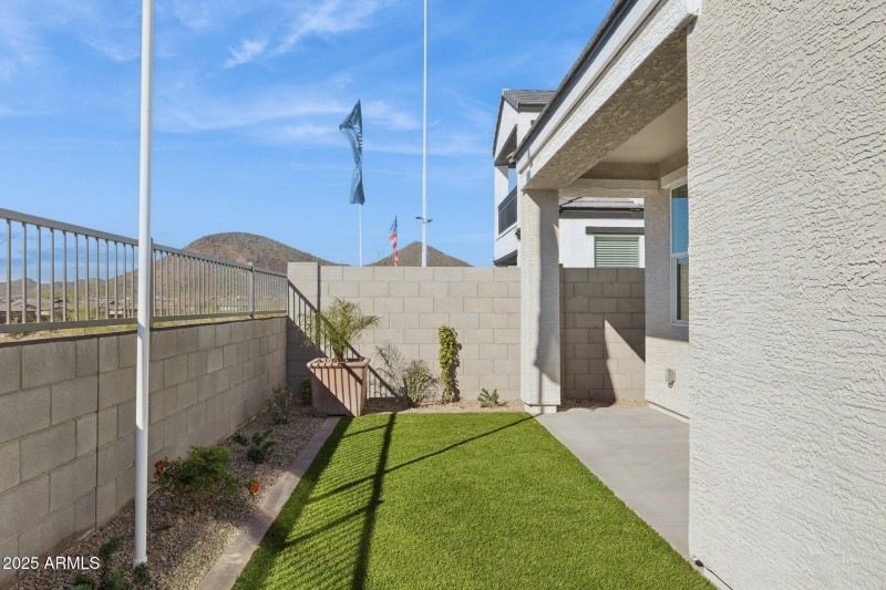 Mirage - Backyard - Model