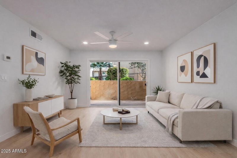 Virtually Staged Livingroom