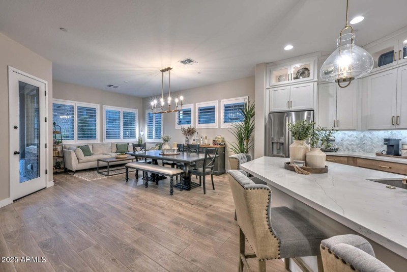 Night-Kitchen-Breakfast Room