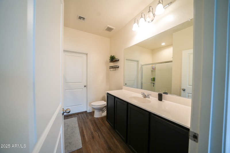 20001 W Woodlands Master Bathroom