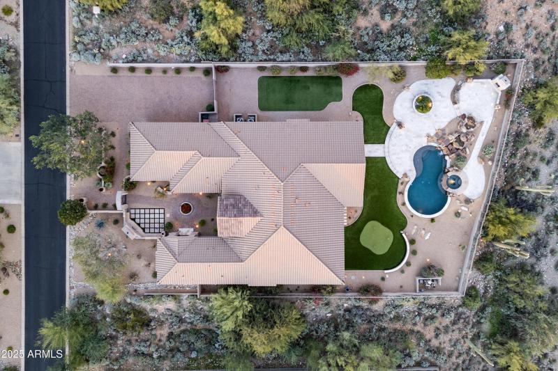 8_11573 e winchcomb dr-8