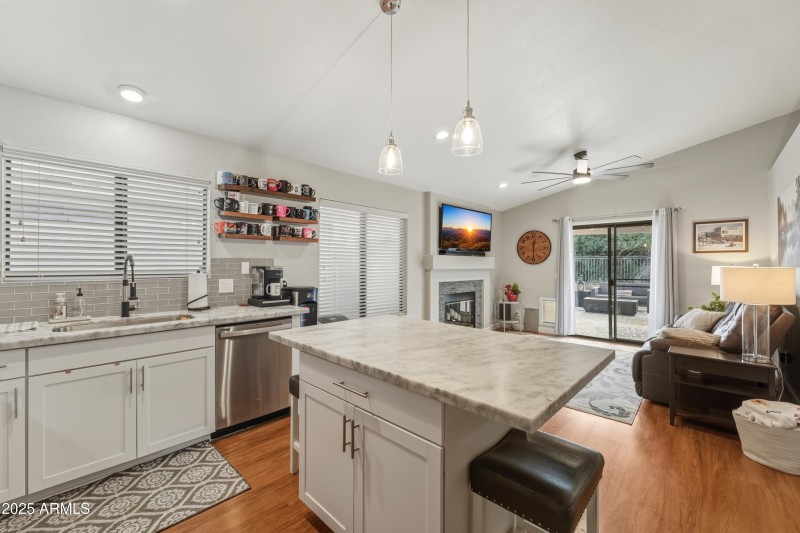 0e93214e-6a0d-4abb-8809-fb37c2a95e00_aut