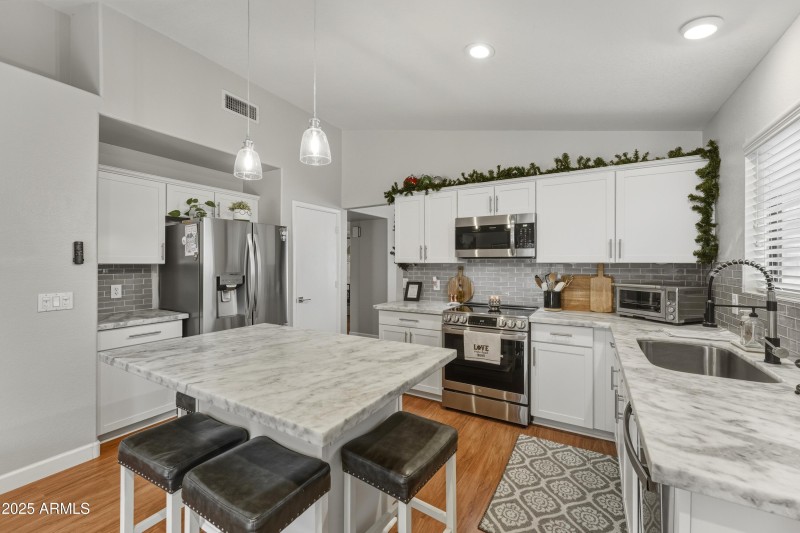 191f9b43-1db5-4fee-8c93-55927d9de6bb