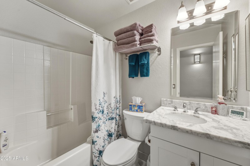 b2c15c00-9b29-4836-a3de-9be0c038dc0e