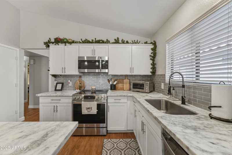 f126baac-8fbd-4432-9826-38c8b83cc373