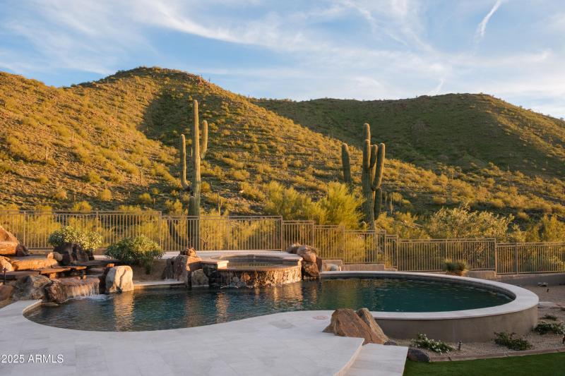 040_11573 E Winchcomb Dr