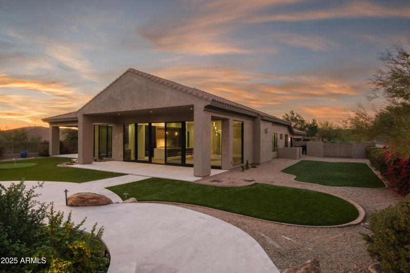 045_11573 E Winchcomb Dr