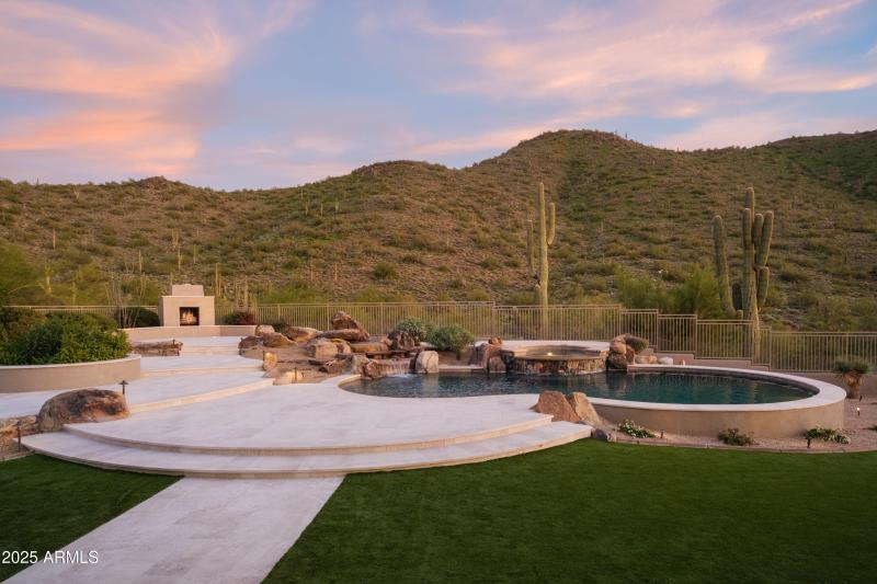 047_11573 E Winchcomb Dr