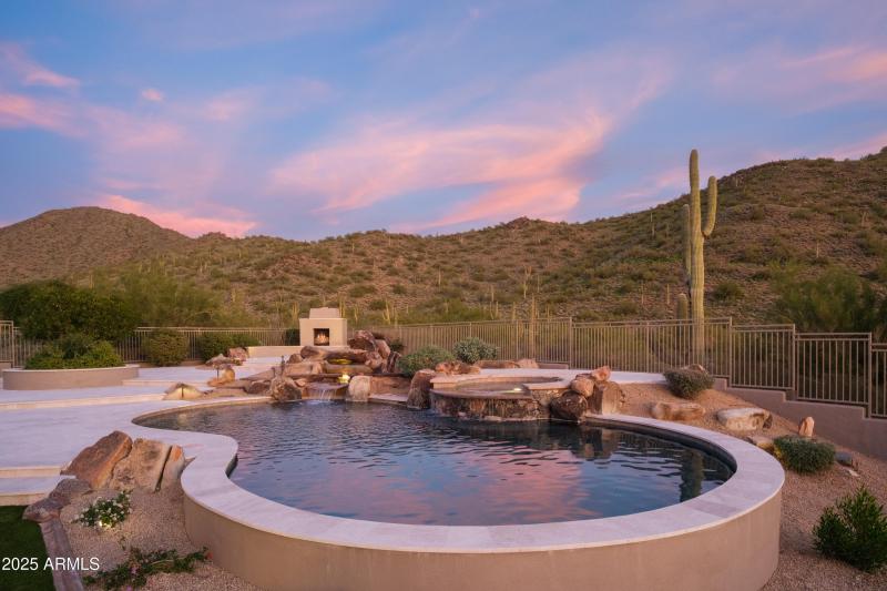 051_11573 E Winchcomb Dr