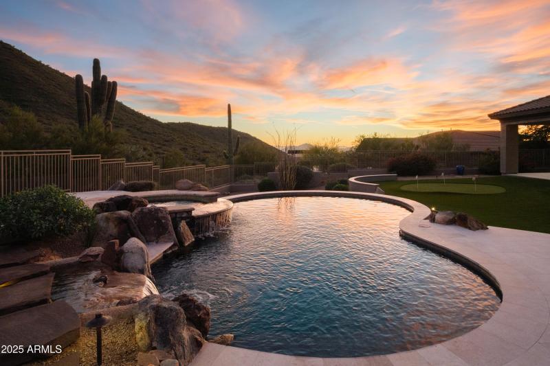 053_11573 E Winchcomb Dr