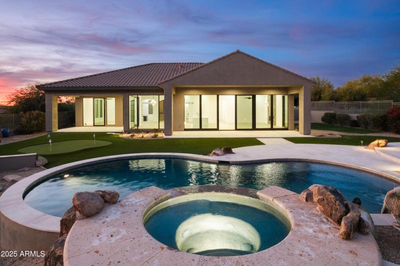 056_11573 E Winchcomb Dr