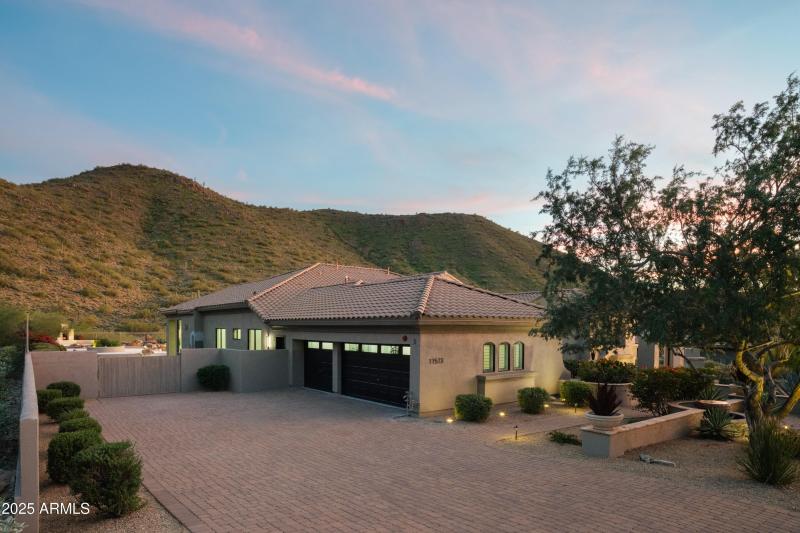 002_11573 E Winchcomb Dr