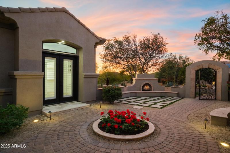 004_11573 E Winchcomb Dr