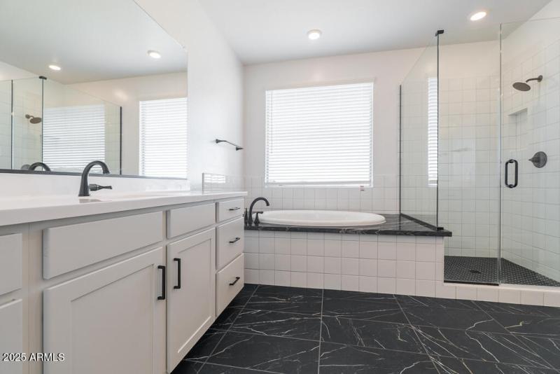 Tri Pointe Terraza 17 - Primary Bathroom