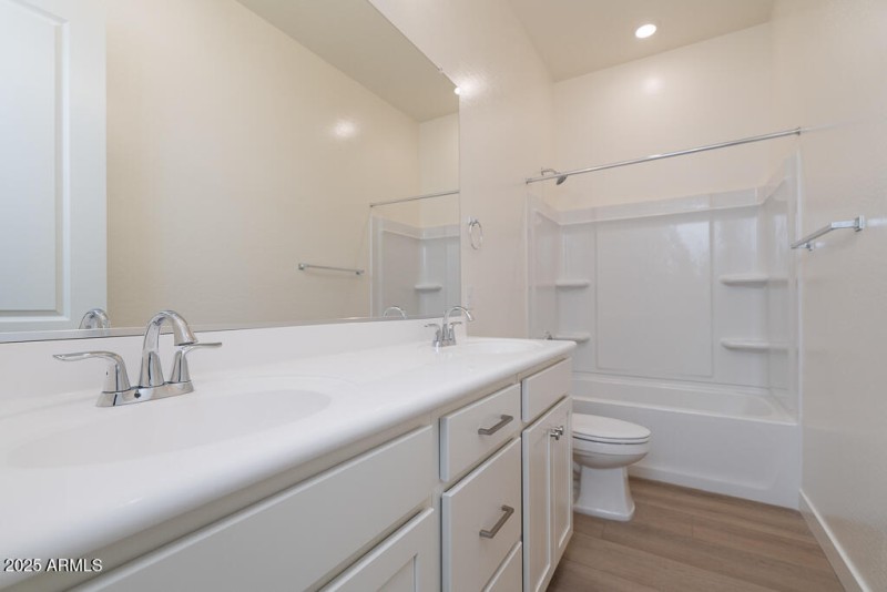 Tri Pointe Terraza 5 - Bathroom 2-1MLS