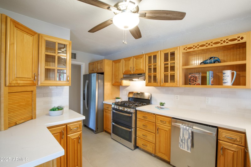 Display Cabinets & Appliance Garage