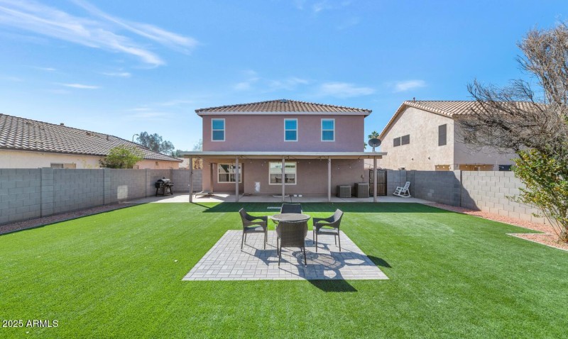 9208 W Coolidge St-large-025-007-9208 W