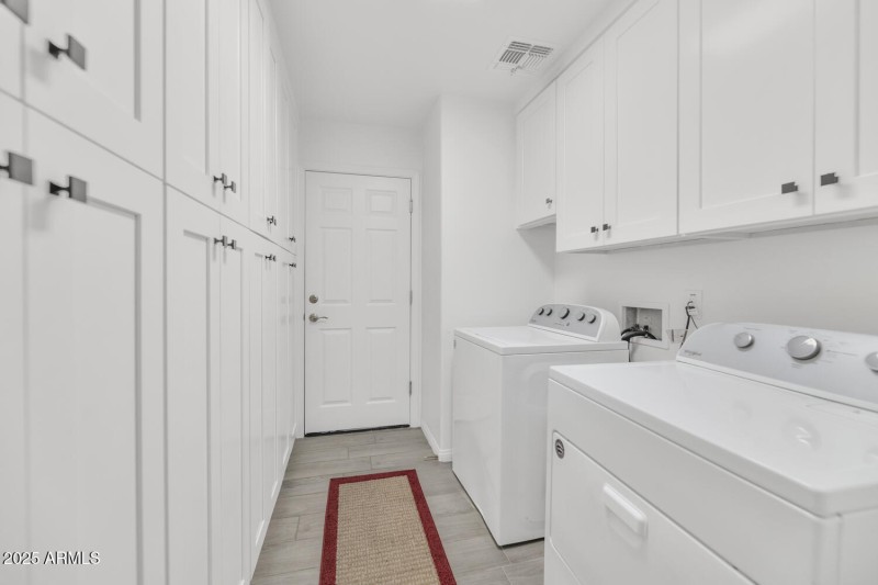 9208 W Coolidge St-large-021-025-9208 W