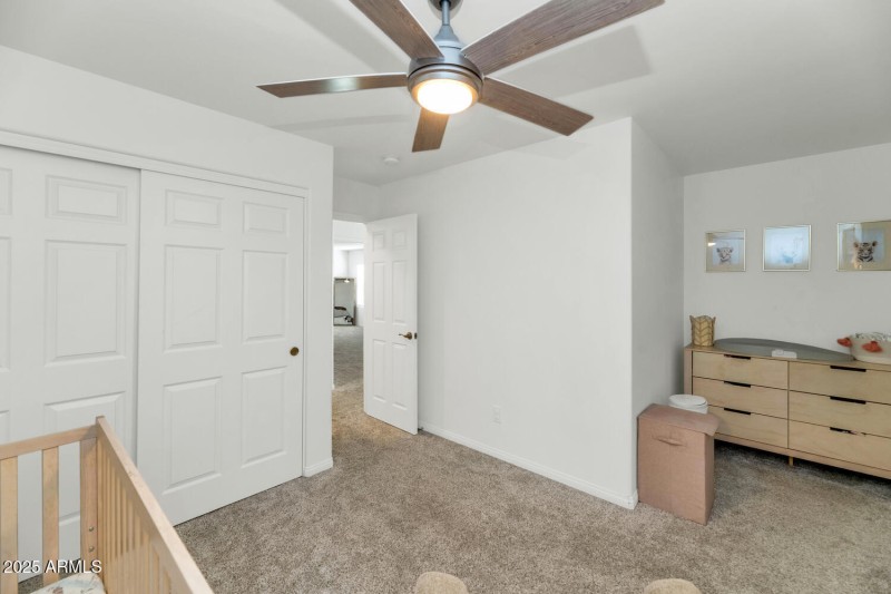 9208 W Coolidge St-large-018-026-9208 W