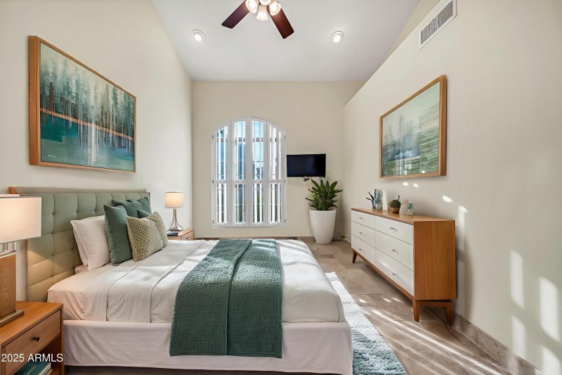 Office space could be a 4th bedroom