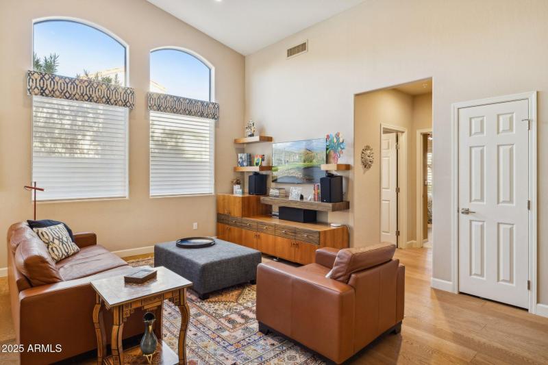 18-web-or-mls-9110-n-119th-st