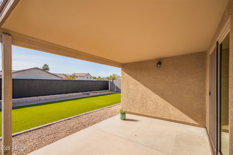 Covered patio - La Salle