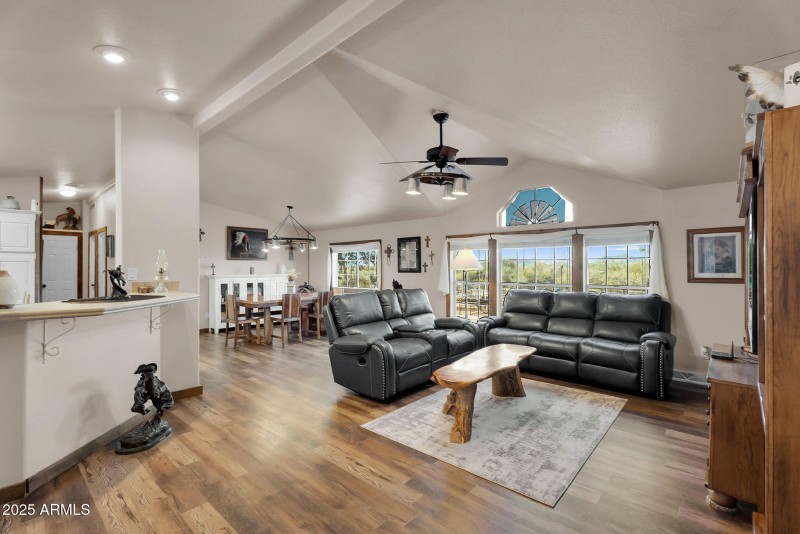 7-web-or-mls-Sentinel Rock -8