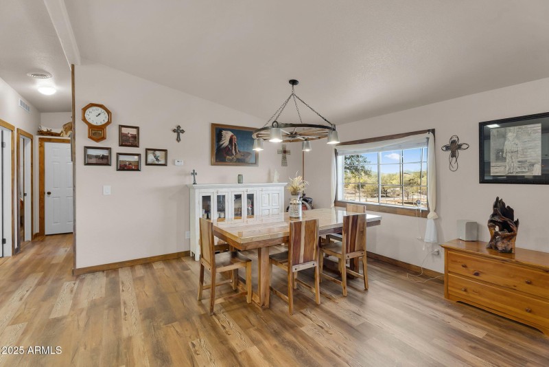 16-web-or-mls-Sentinel Rock -5