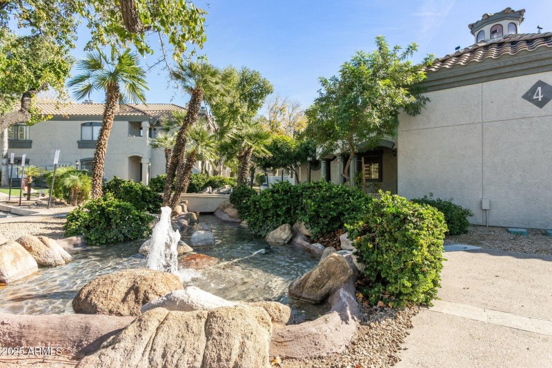 The Signature Community