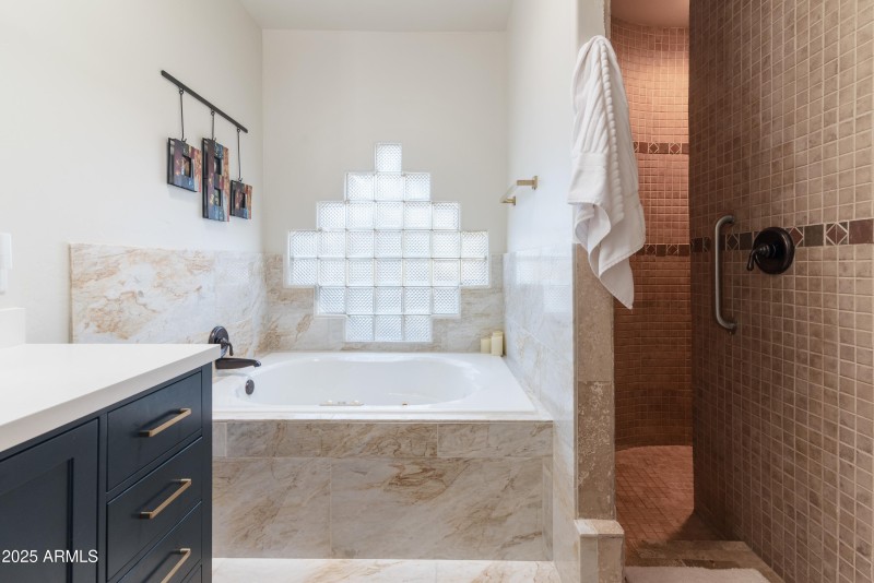 Snail shower in casita