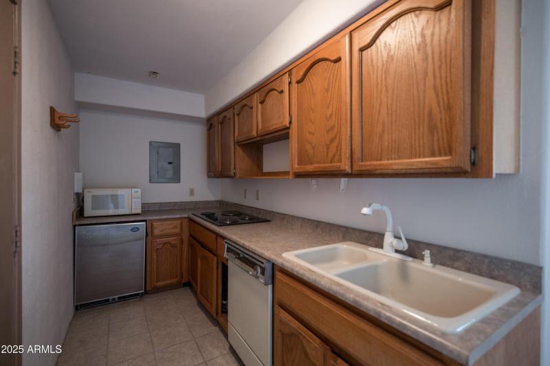 Guest quarter kitchenette