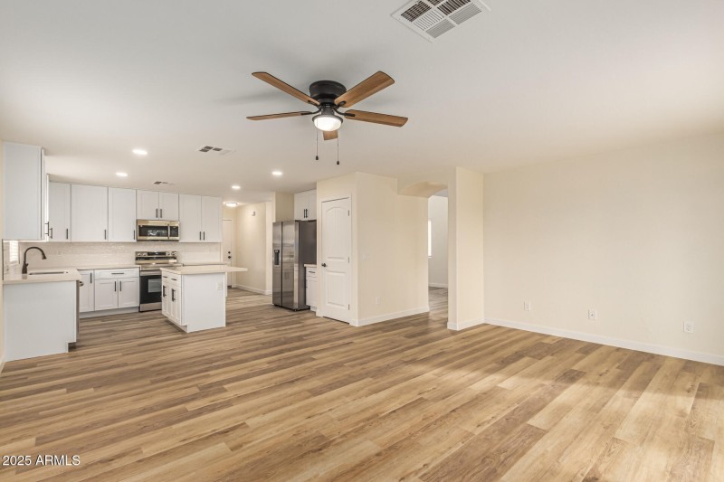 6B77FC2E-B9C9-422A-B86D-520713AD74A3