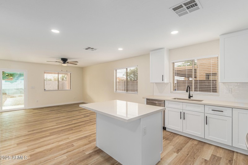 9ECECE80-7A0B-45F4-8CED-2DDB01CF1DAD