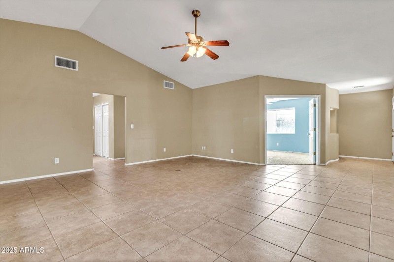 15834 E Ocotillo Rd-13