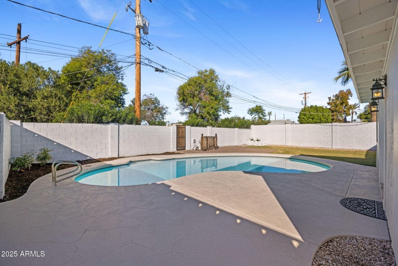Pool & Large Grass Space