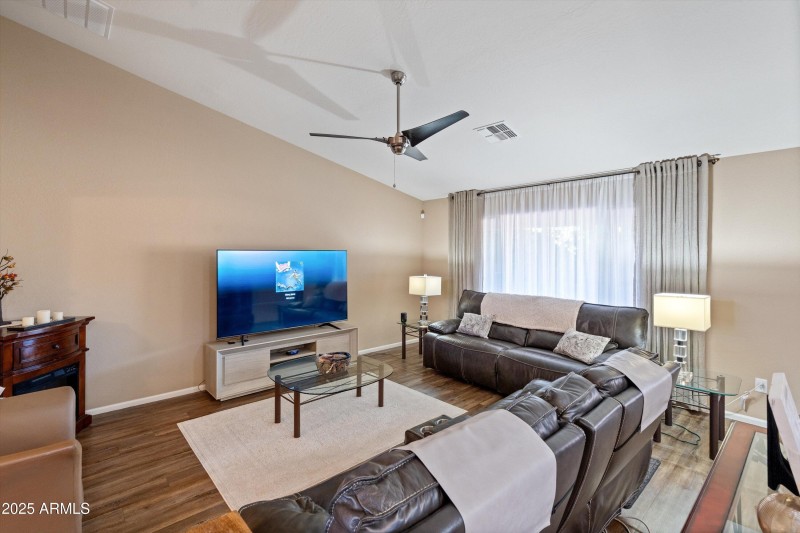09-Family Room
