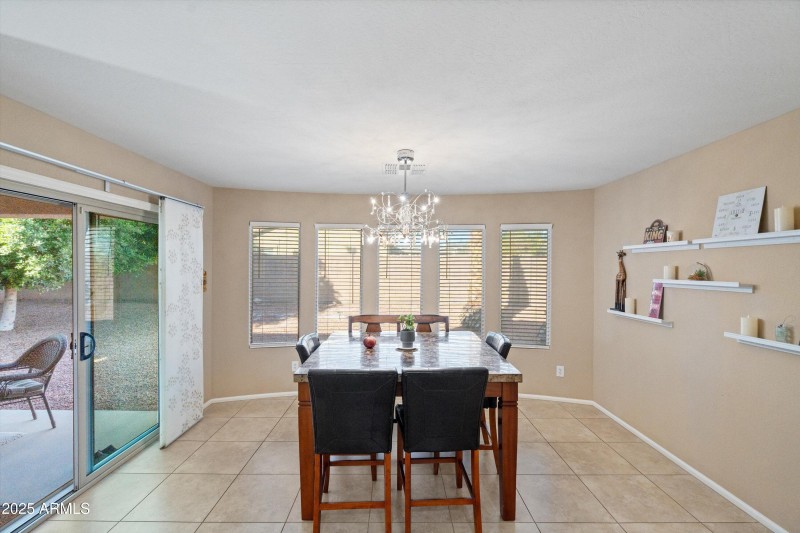 19-Dining Area