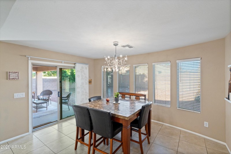 20-Dining Area