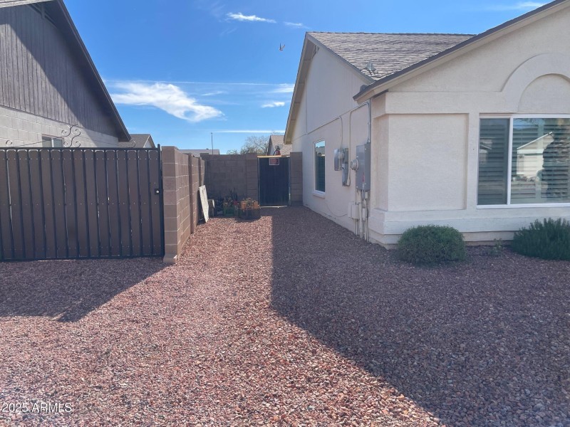 08 RV Parking on Side