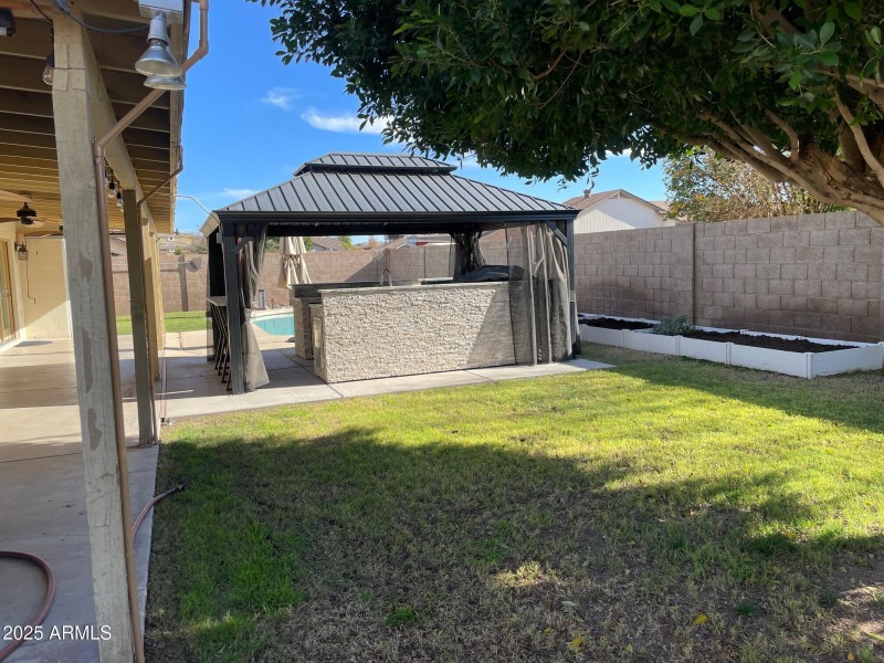 19 Back Yard and Kitchen