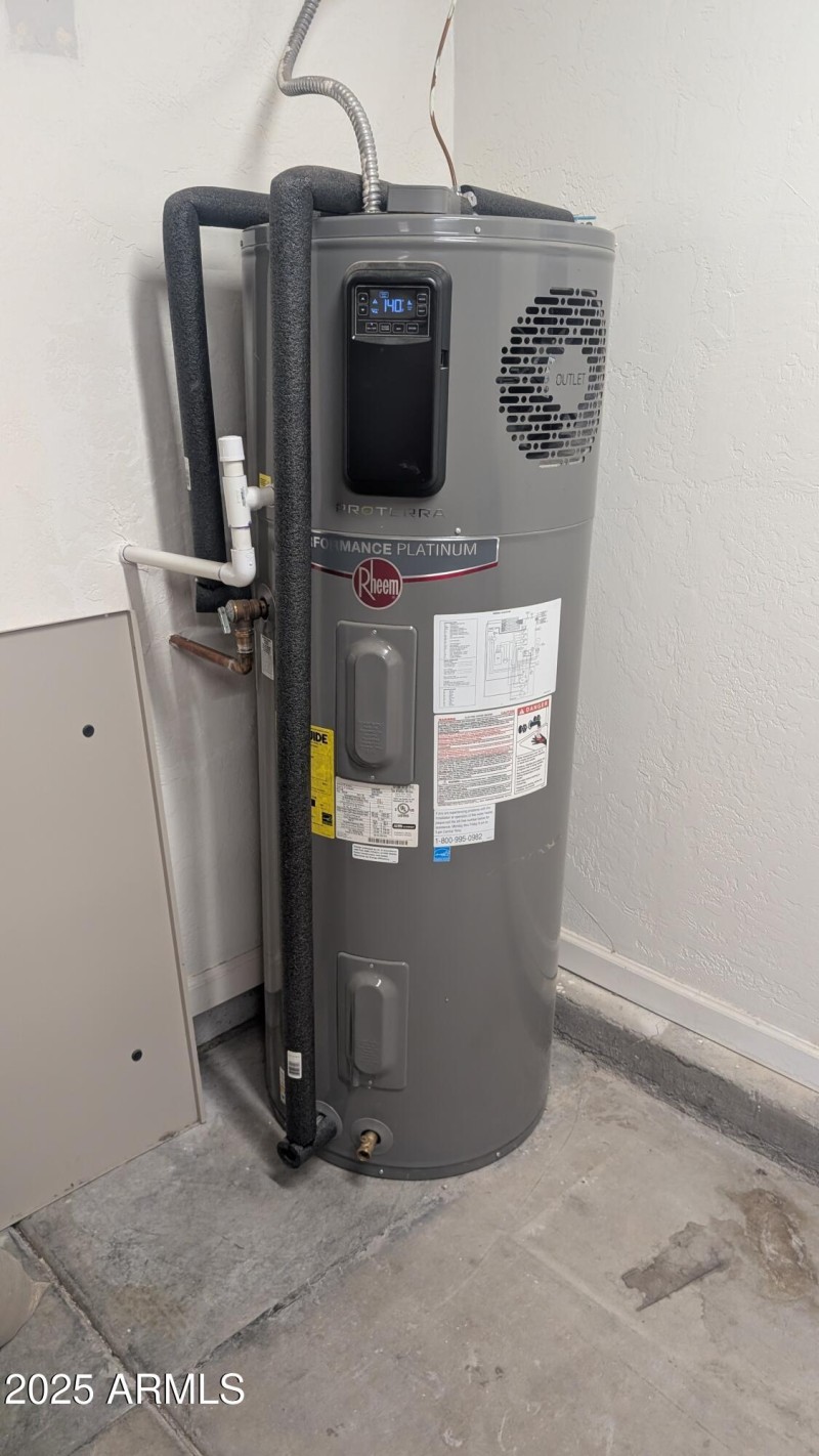 PXL_20251231_180158031.MP