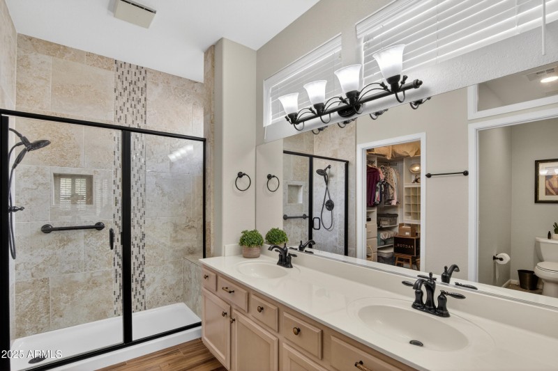 Walk In Closet & Toilet Rm