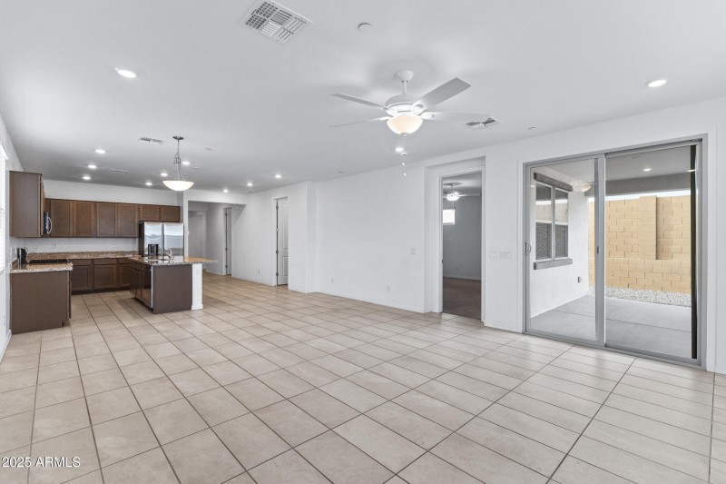 21294 W Roanoke Ave-9