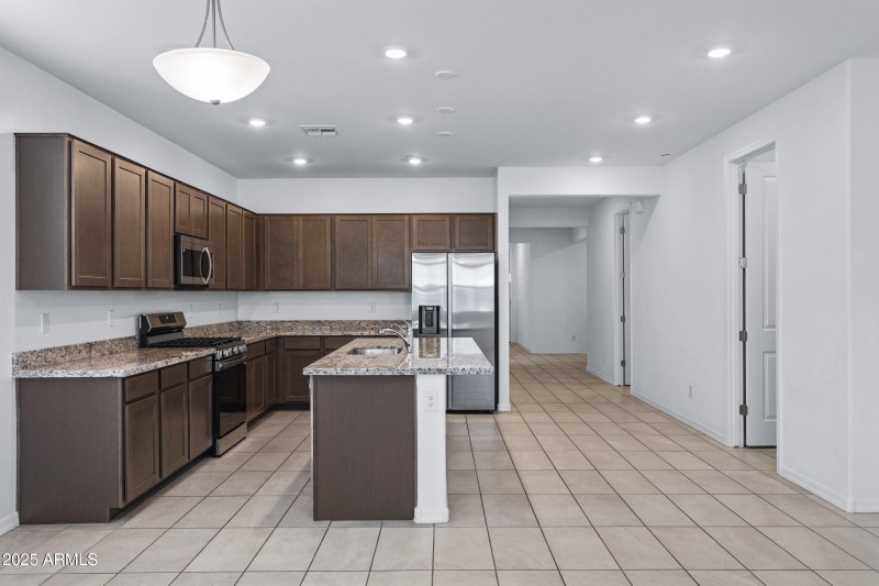 21294 W Roanoke Ave-11