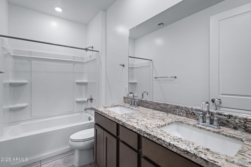 21294 W Roanoke Ave-19