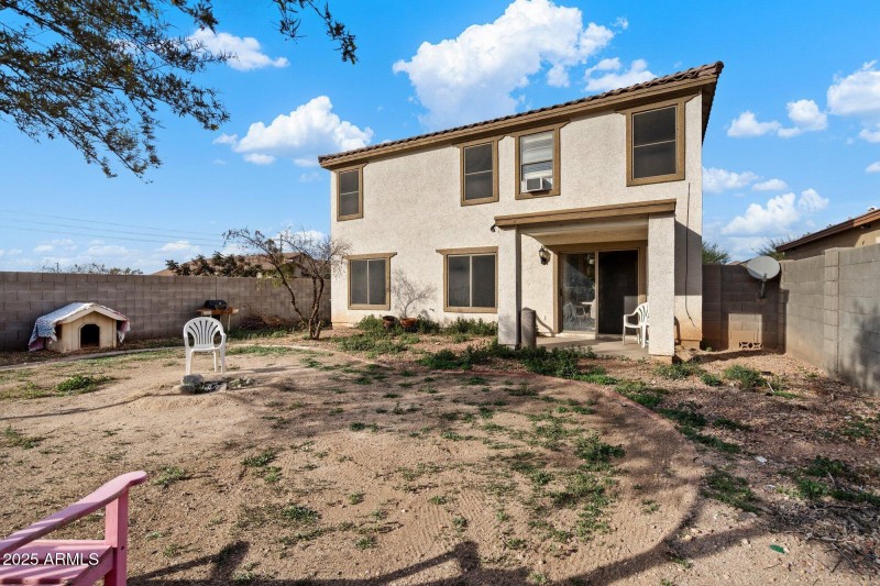 BACKYARD COVERED PATIO