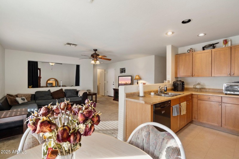 VIEW KITCHEN FAMILY ROOM