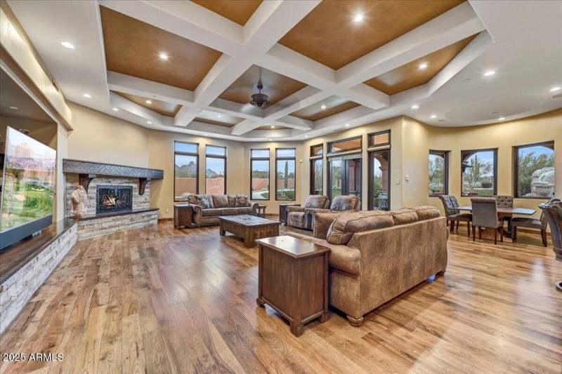 Family Room/ Indoor Firplace